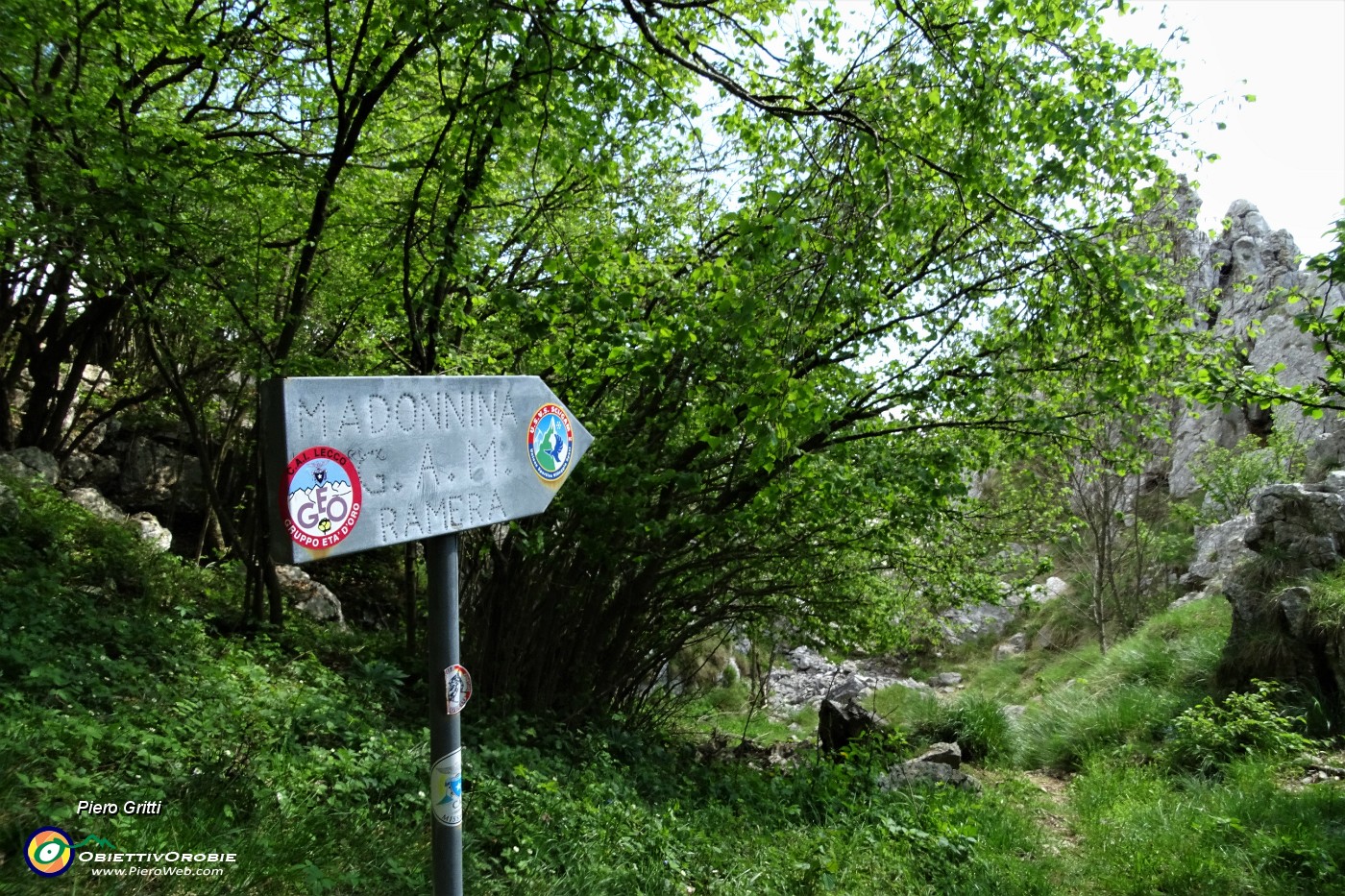 74 Un saluto alla Madonnina del GAM.JPG